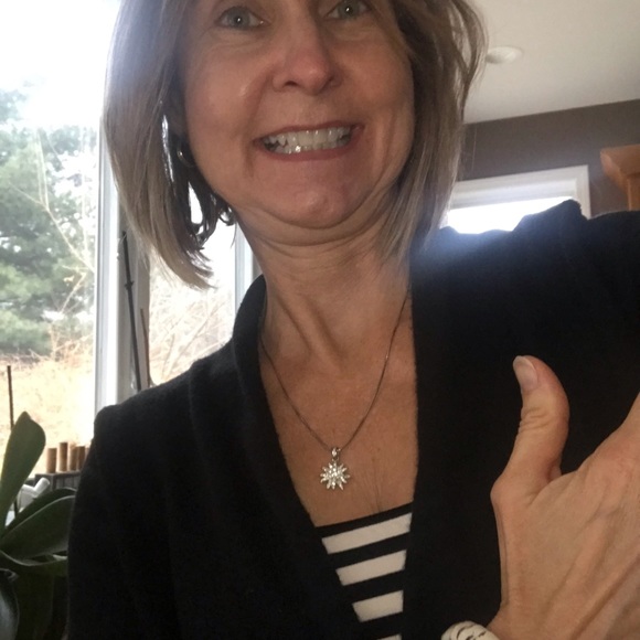 Meet your Posher, Sharon - Picture 1 of 1